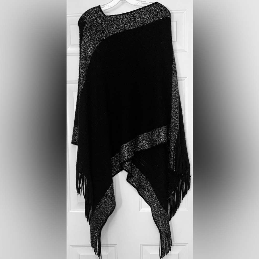 Cejon Knit Poncho Fringed Hem One Size Black Metallic Silver Cozy Casual